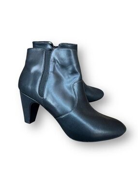 Easy Spirit Women's Black Leather Ankle Boots Size 10M Zip Closure Anti-Gravity